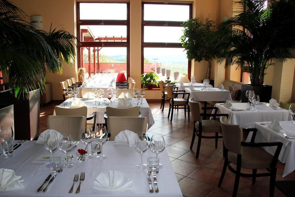 Hotel Cvilin Krnov Exterior photo